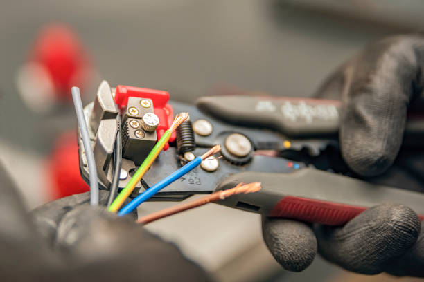 Best Commercial Electrician Services  in Harvey, MI